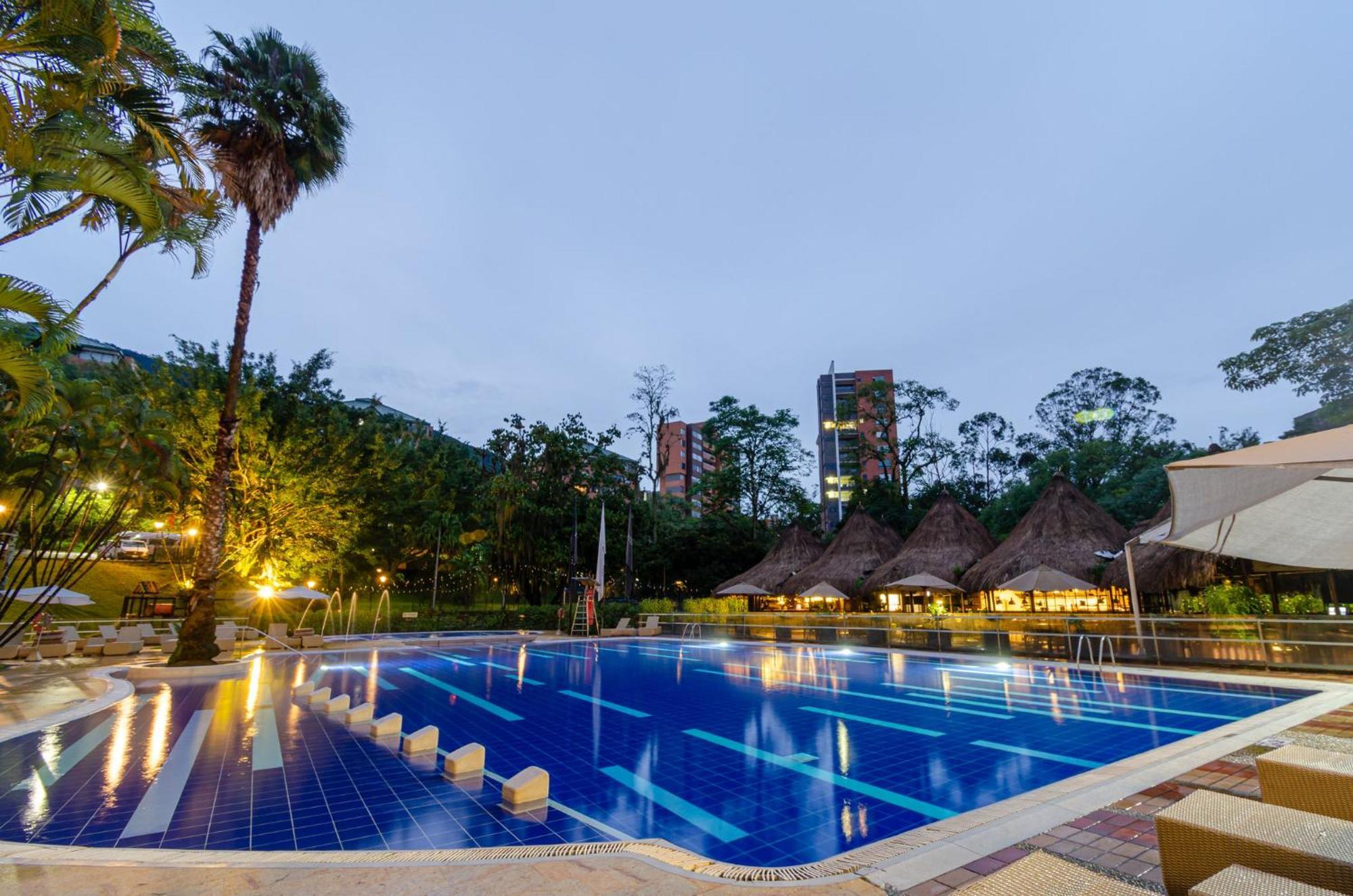 Intercontinental Medellin - Movich By Ihg Hotell Exteriör bild